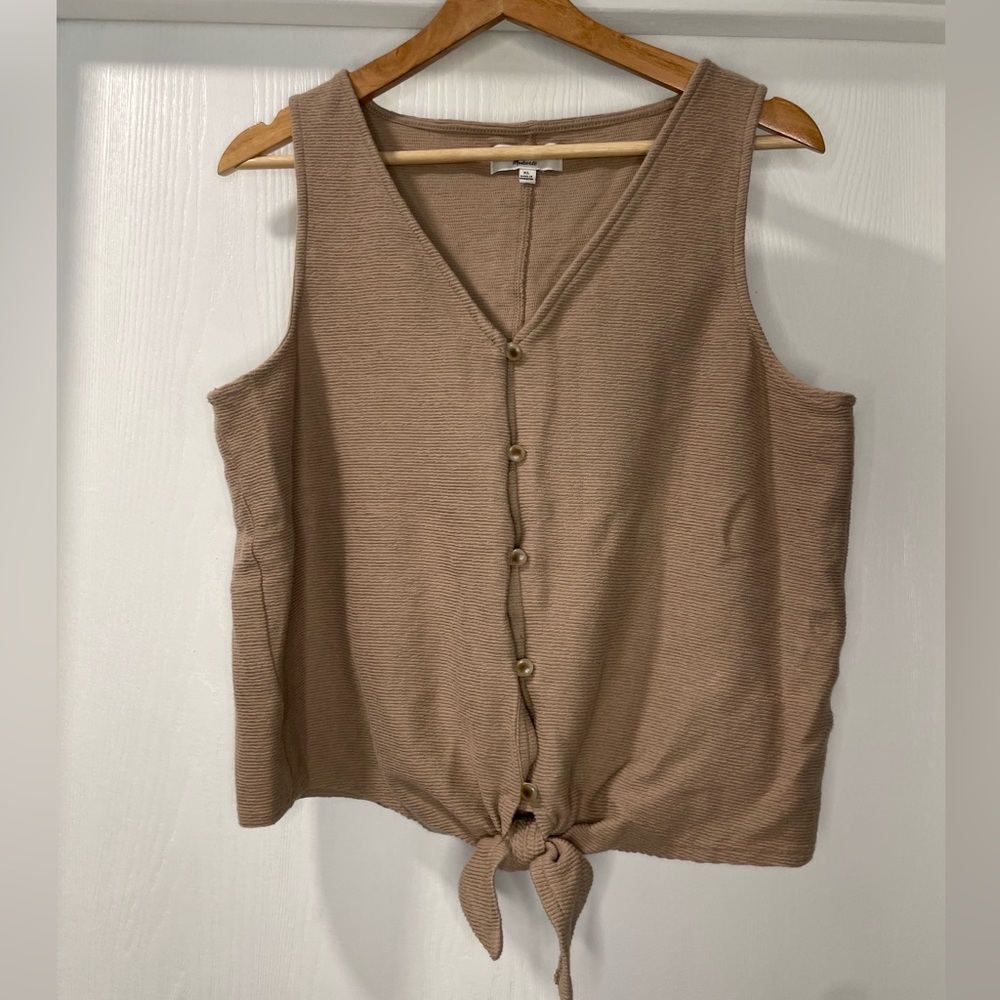 Madewell Texture & Thread Beige Sleeveless Tie Front Top. Size XL